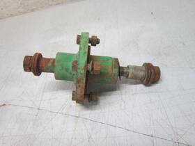 Cushman A146-257 1958 Allstate 811.94300 Front Hub And Axle Assembly