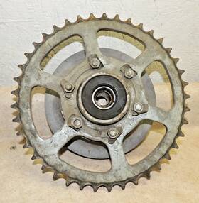 Suzuki 6461131001 Gs750t Rear Wheel Sprocket With Hub Mount 6451145001