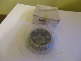 Yamaha 2tv-16371-00 Nos Motorcycle 1970s Rear Wheel Clutch Hub. Zy250-wr250-dt125e-tzr125