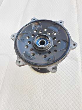 3tb-25111-00-98 Yamaha 1984-1995 Xt600 Xt 600 Oem Front Wheel Hub